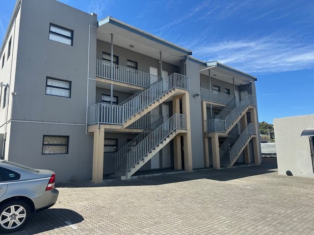 2 Bedroom Property for Sale in Maitland Western Cape
